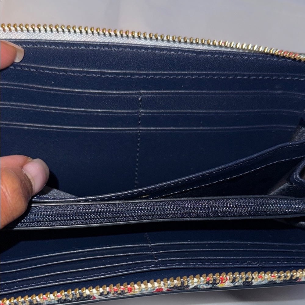 NWOT-Kate Spade Navy Blue Wallet with Flower Print Around Zipper - Picture 12 of 16